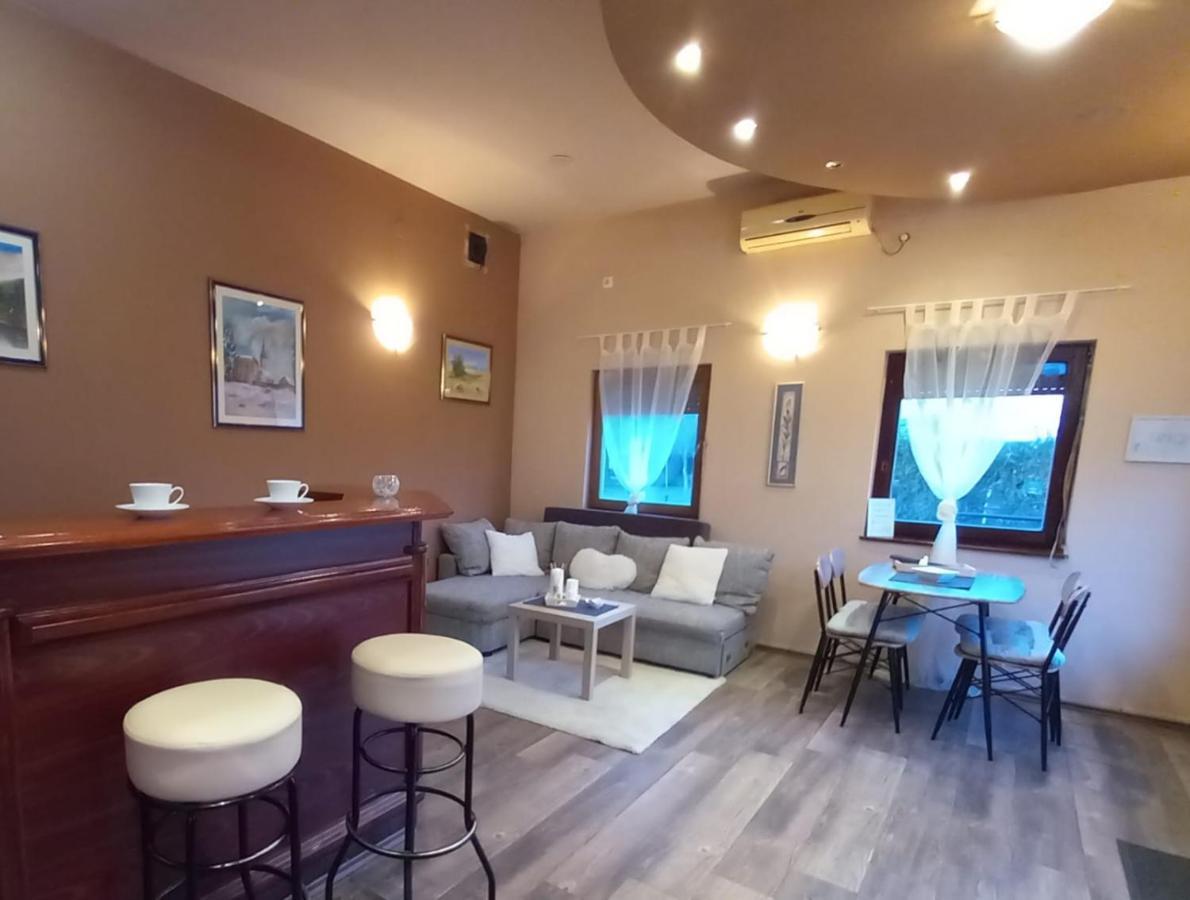 Guest House Studio Apartman Marina - With Jacuzzi, Free Parking, Pet Friendly Karlovac Dış mekan fotoğraf