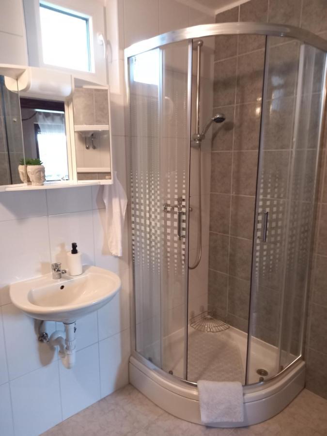 Guest House Studio Apartman Marina - With Jacuzzi, Free Parking, Pet Friendly Karlovac Dış mekan fotoğraf