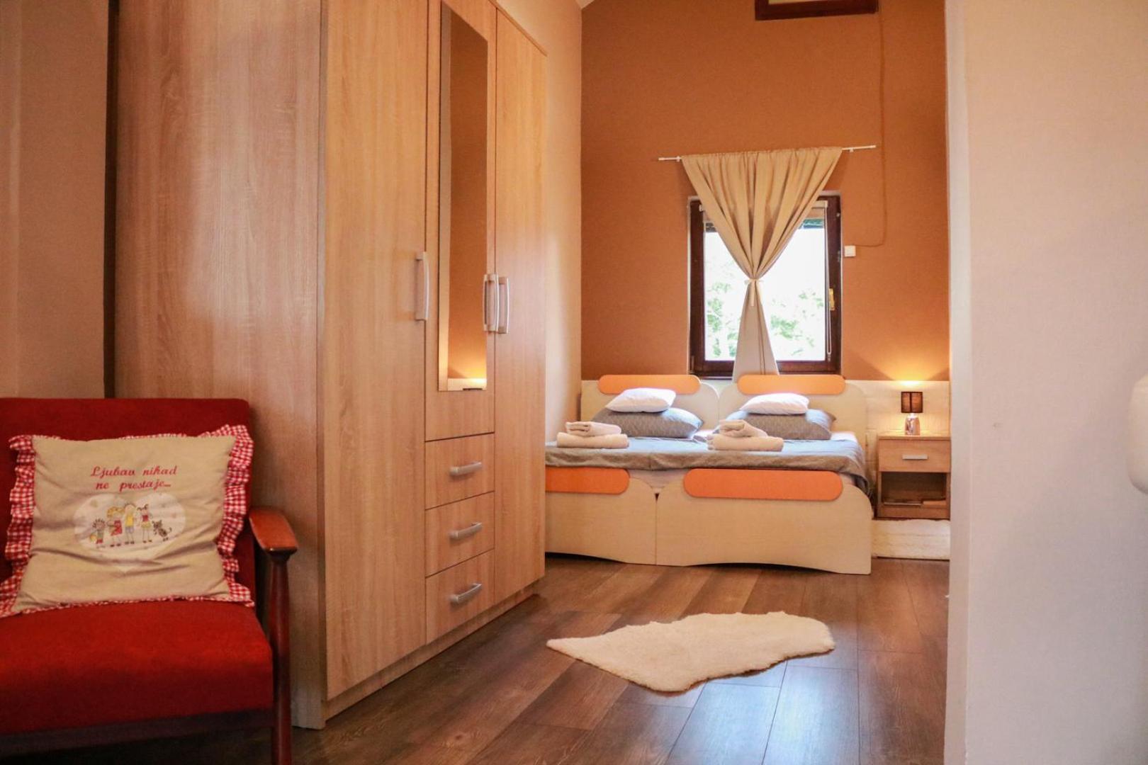 Guest House Studio Apartman Marina - With Jacuzzi, Free Parking, Pet Friendly Karlovac Dış mekan fotoğraf